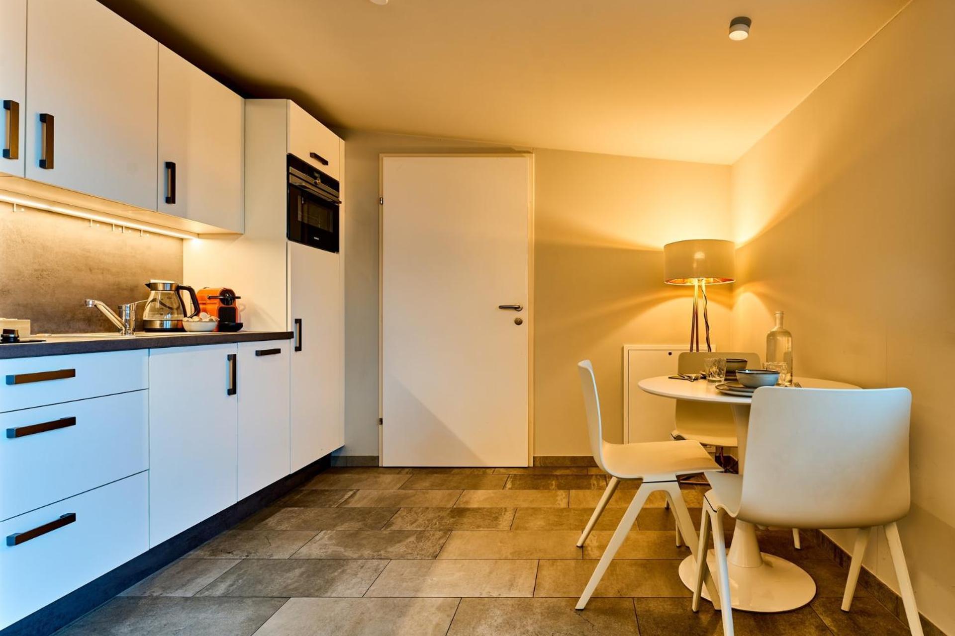 Apartment Charmante Fuer 2 Personen In Zentrumsnaehe X Privater Parkplatz X Hochwertige Coworking-arbeitsplaetze Im Haus