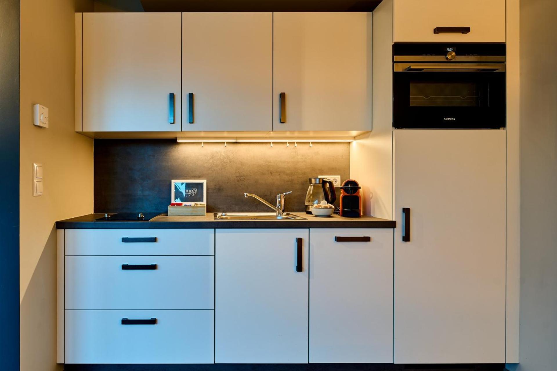 Charmante Fuer 2 Personen In Zentrumsnaehe X Privater Parkplatz X Hochwertige Coworking-arbeitsplaetze Im Haus Apartment *