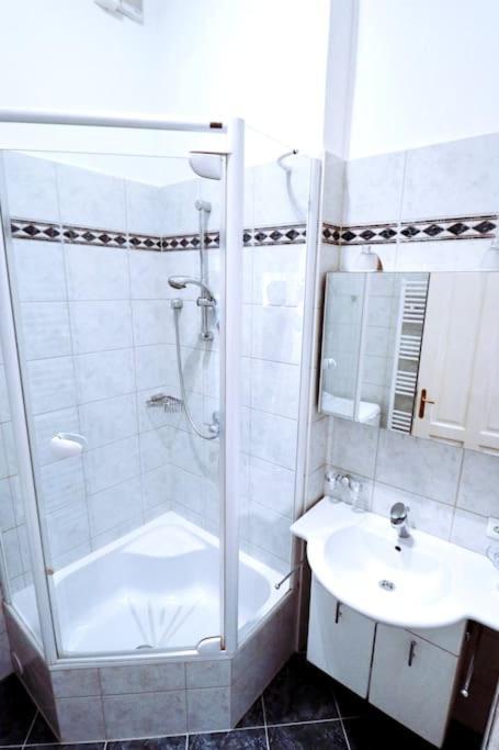 Appartement Grosses, Helles Vintage Mit Parkplatz *
