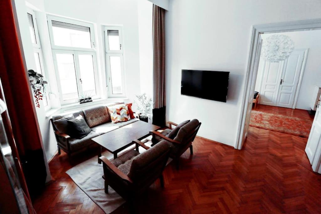 Grosses, Helles Vintage Mit Parkplatz Appartement Innsbruck