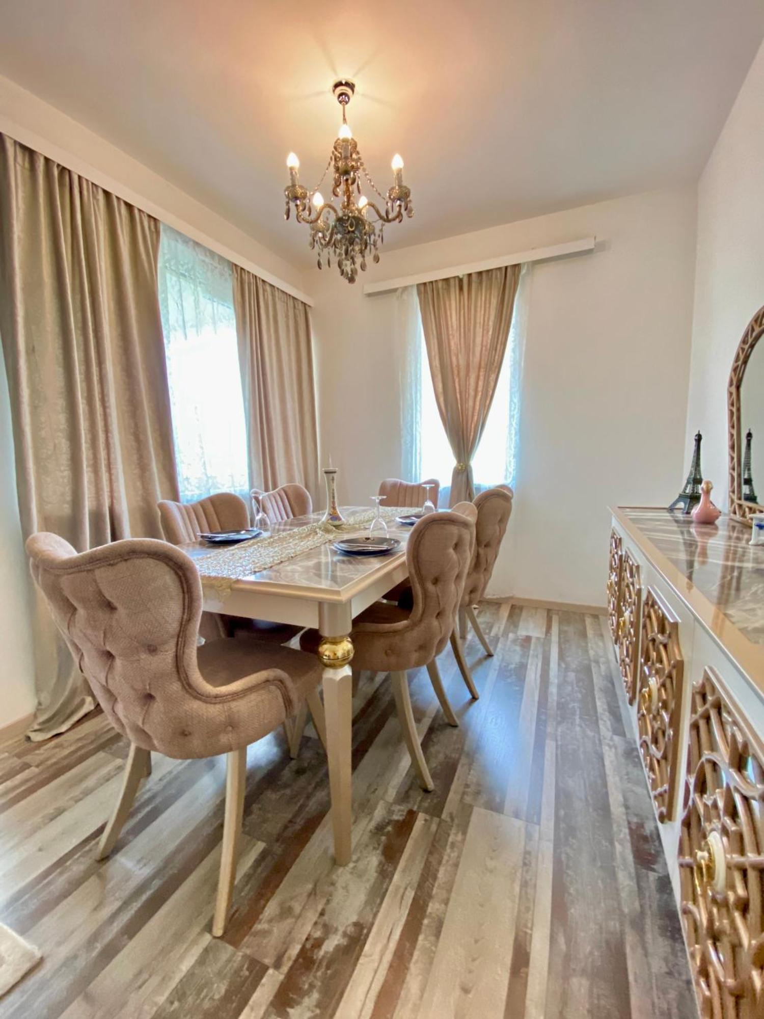 Tyrol Golden Alps Mountain View& Free Underground Parking Apartment Innsbruck