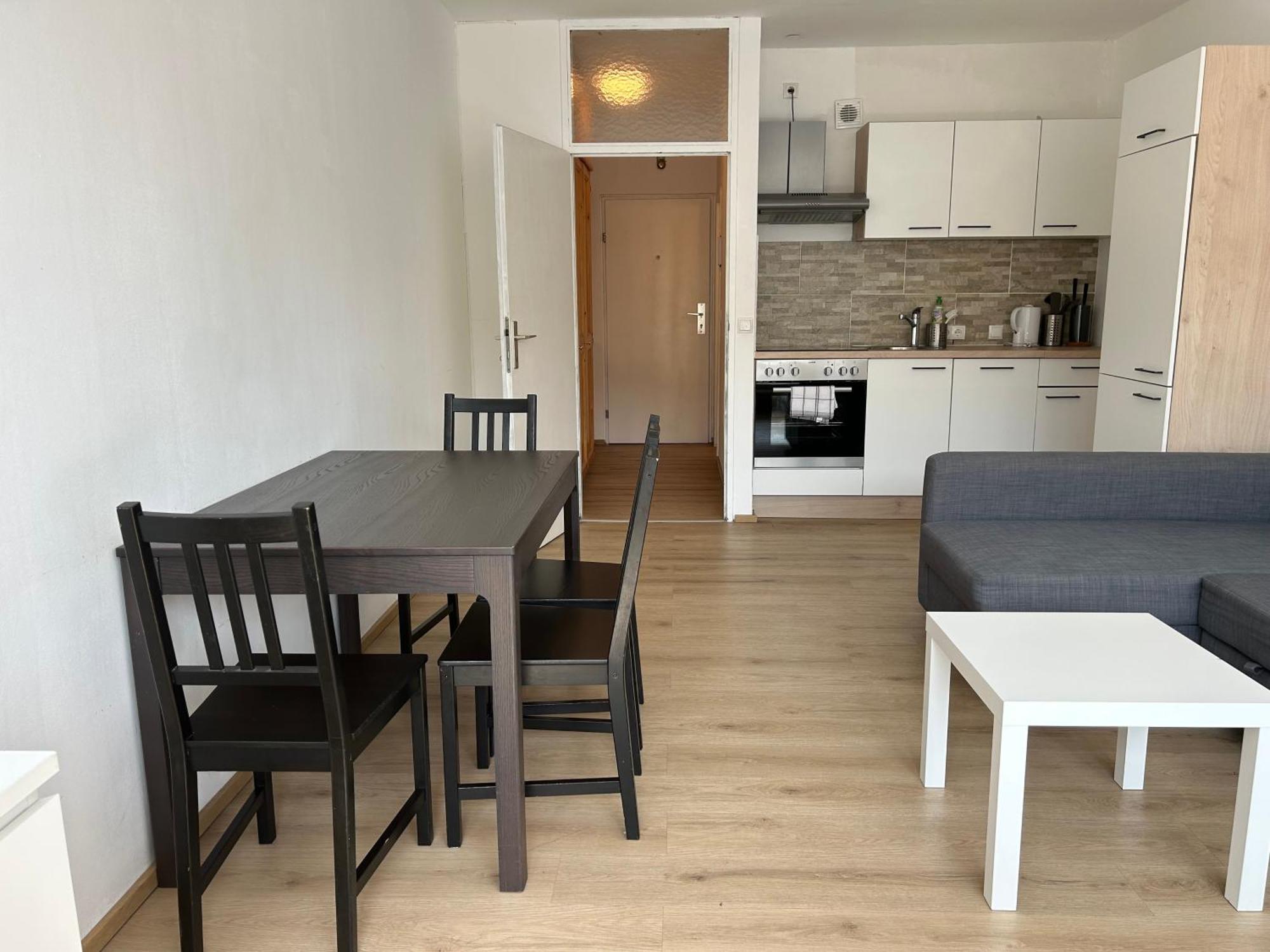 Mydistrict Hidden Gems - Innrain 102 Apartment