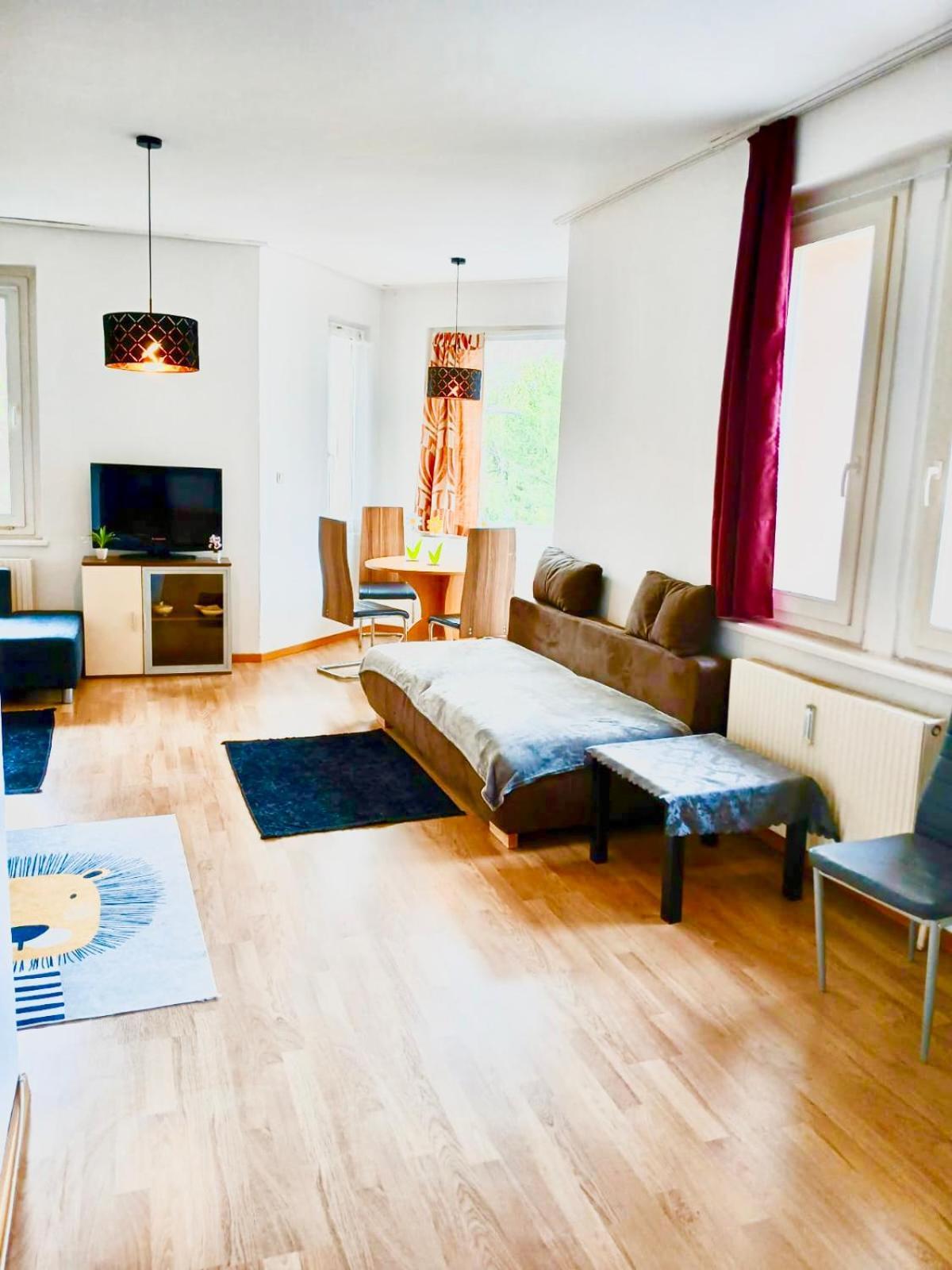 Apartment Anybody 2 *