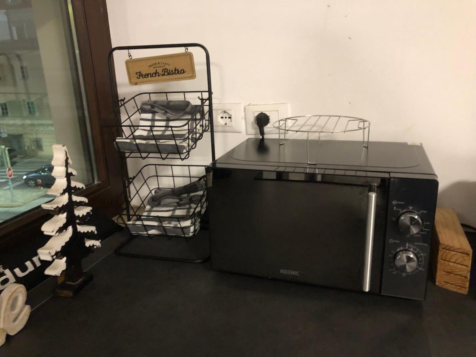 Charmante 2-zimmer 1 Wohnzimmer Im Zentrum Von Innsbruck, Wifi * Innsbruck