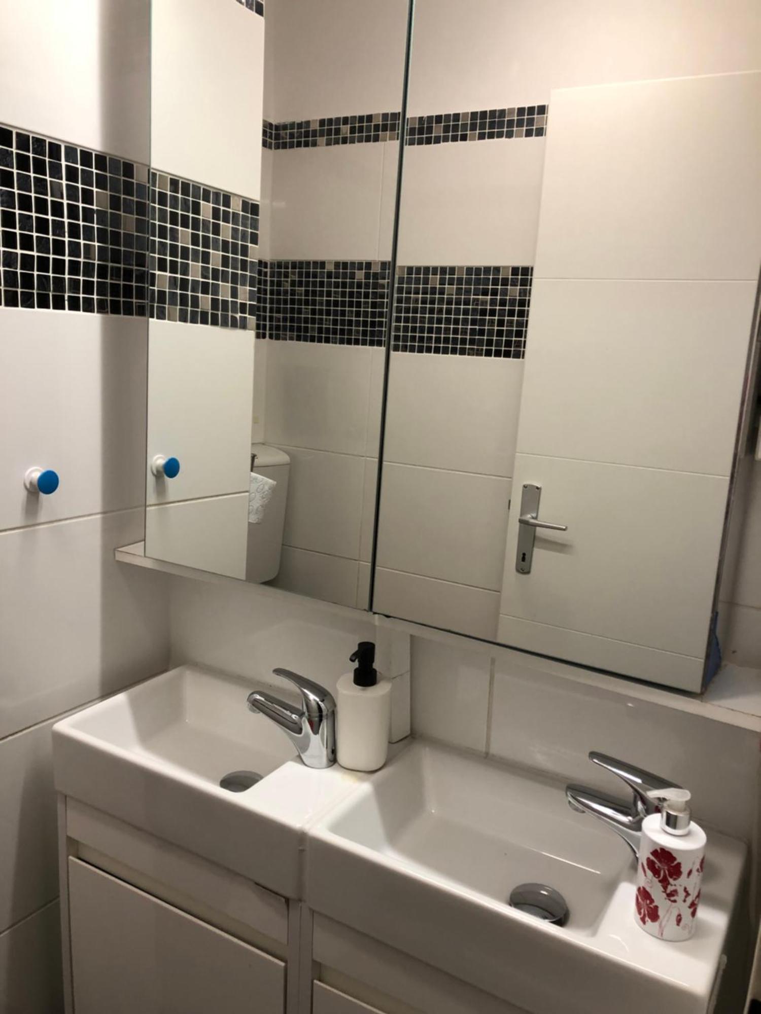 Charmante 2-zimmer 1 Wohnzimmer Im Zentrum Von Innsbruck, Wifi Apartment *