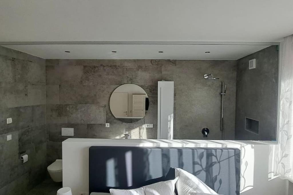 Apartment Sonnige Und Ruhige In - Stadtrand