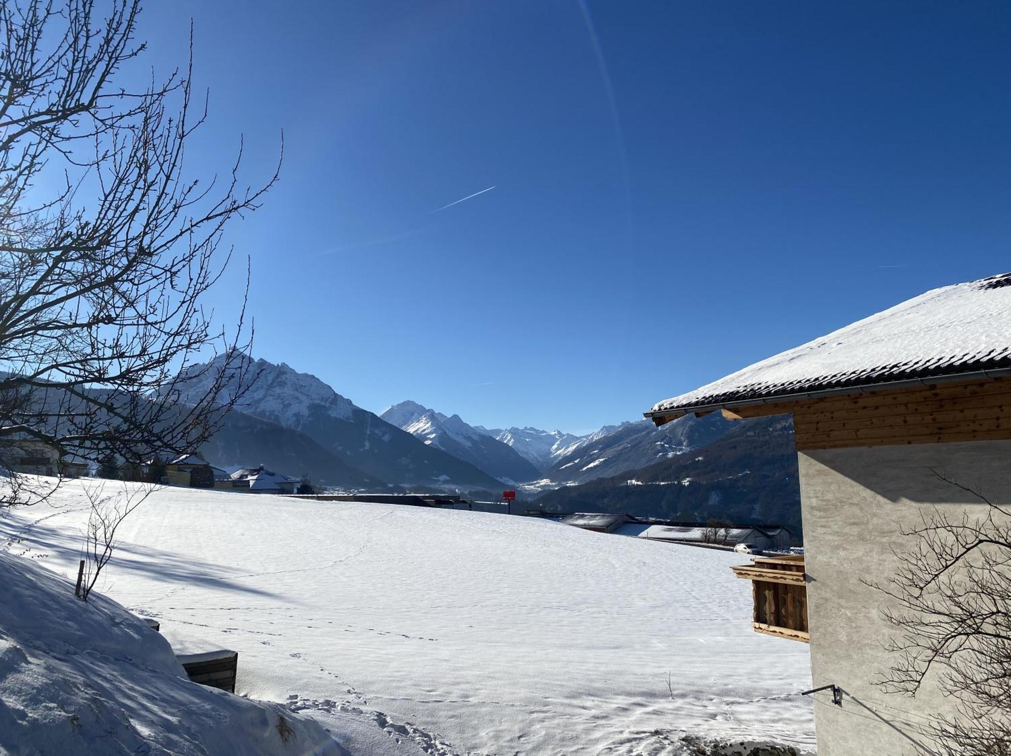Wiesenhof - & Weitblick Ueber - Ladestation Fuer Elektroautos *
