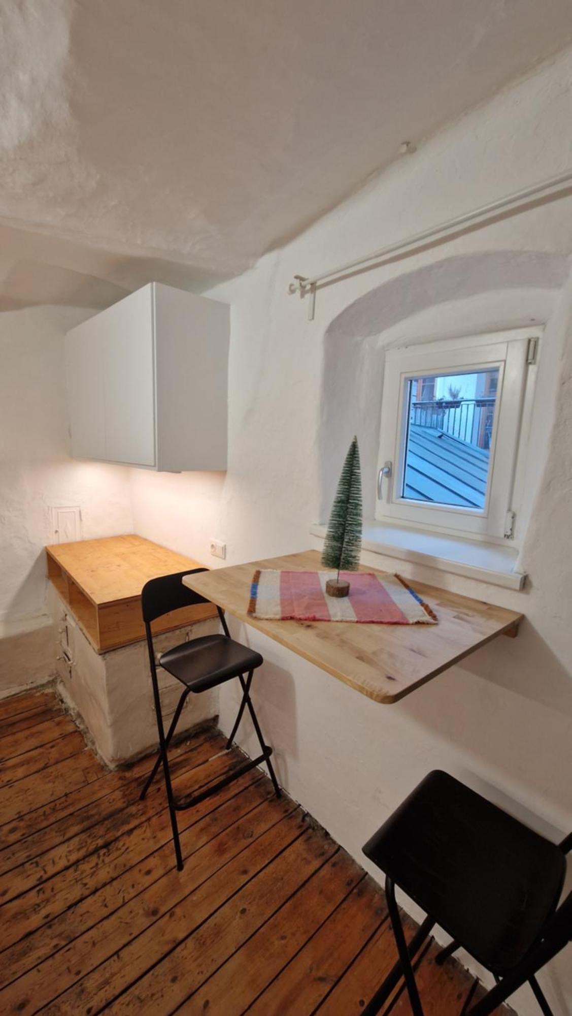 Historical Goldenes Dachl Apartment *