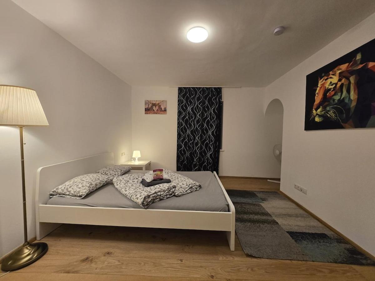 Aldrans With 3 Bedrooms Apartment *