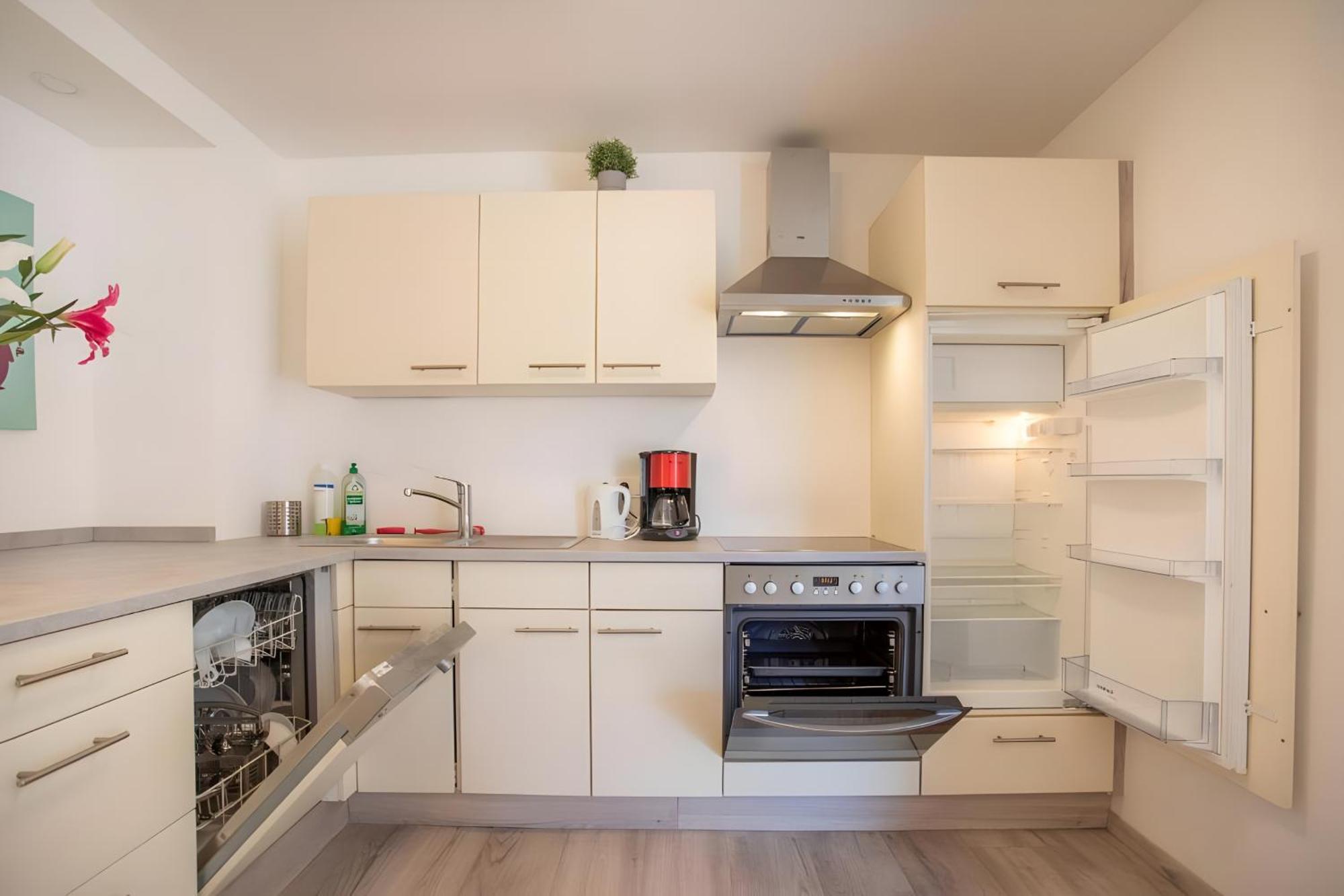 Grand Station Apartment *