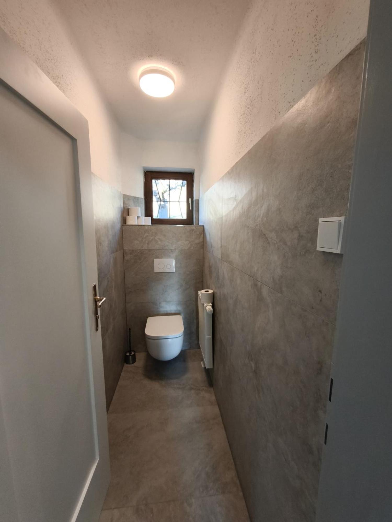 Spacious In Modern Flat *