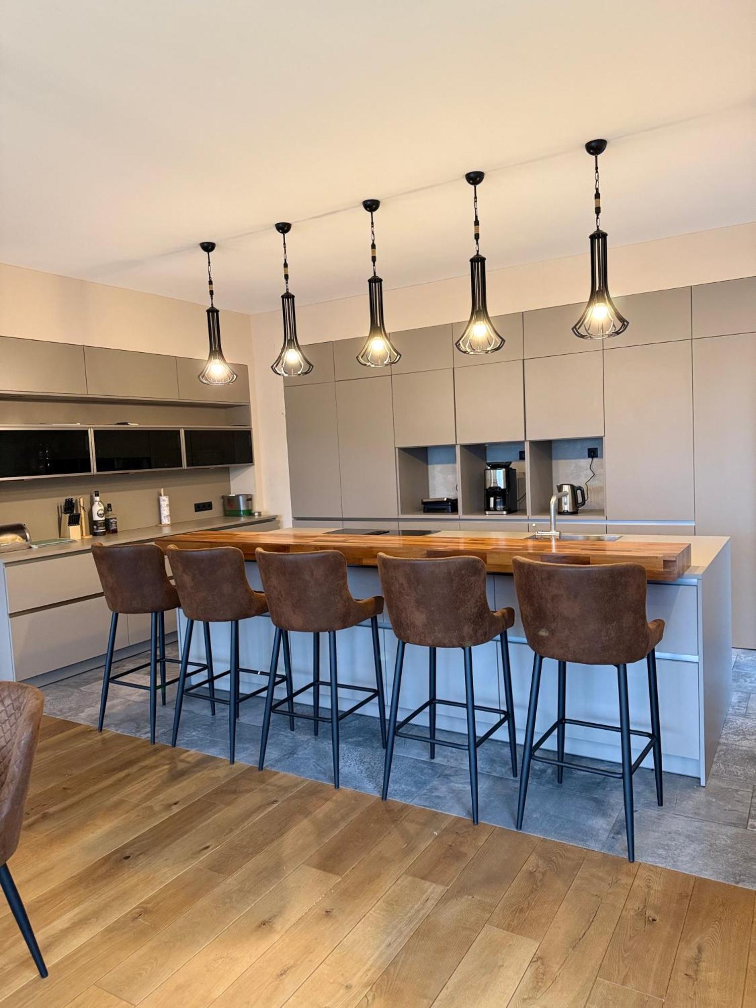 Moderne Annehmlichkeiten Hochrum Homestay