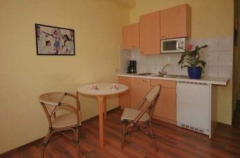 Hotel Boardinghouse Mitterweg 5 & 13 3*
