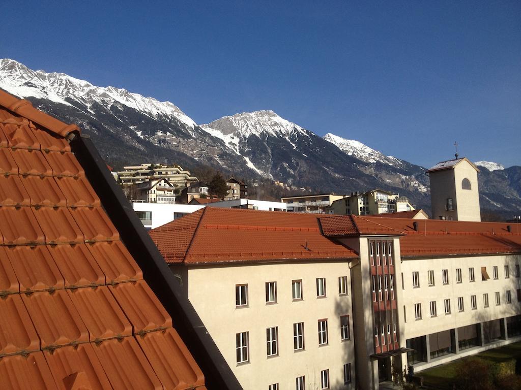 Riedz Innsbruck- Zentrales Apartmenthaus Mit Gruener Oase Innsbruck