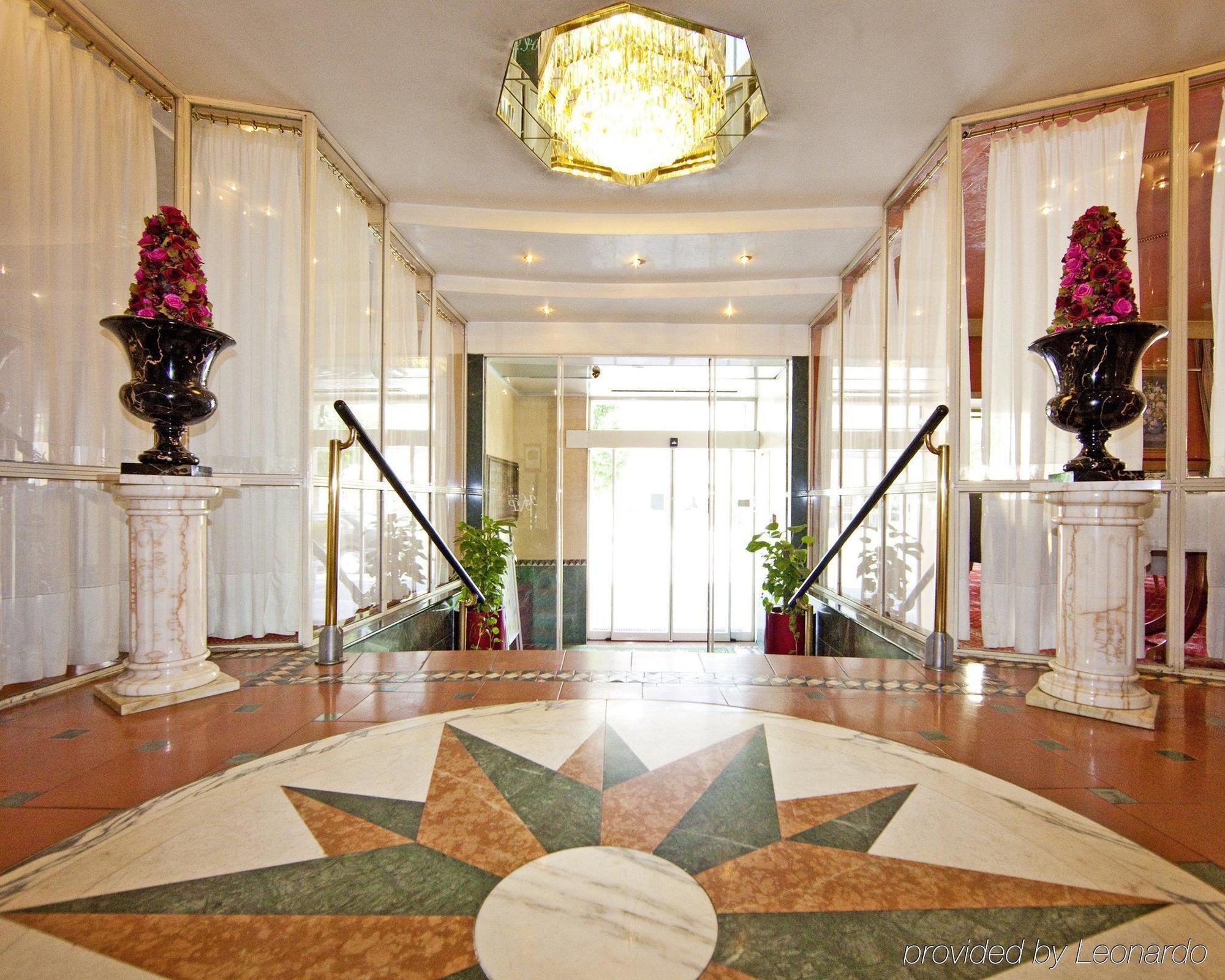 Neue Post Hotel 4*