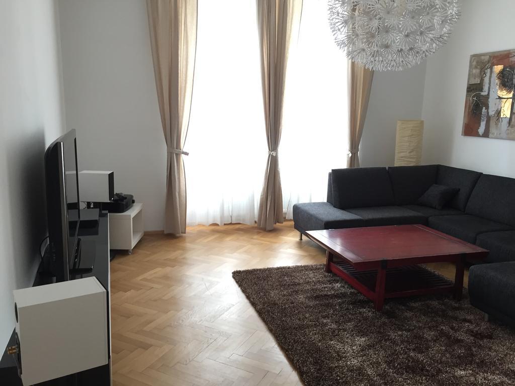 Saggen Large Flat Apartment Innsbruck