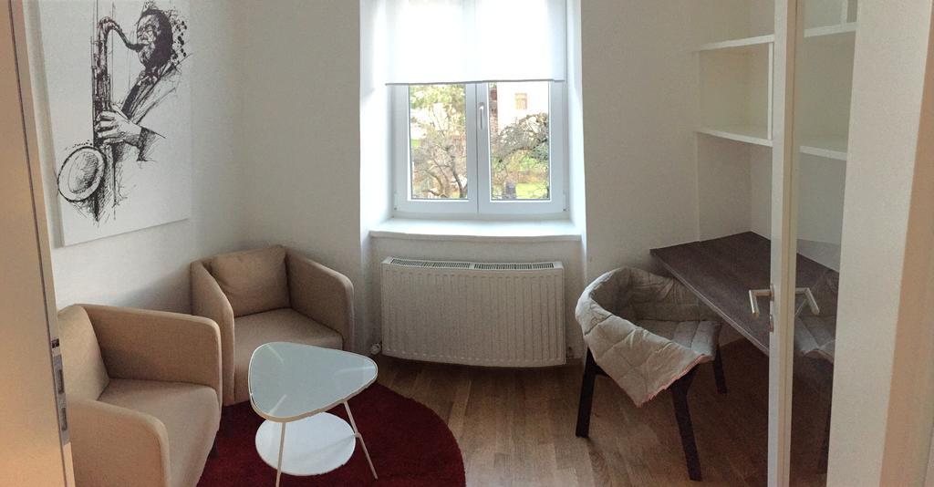 Saggen Large Flat Apartment
