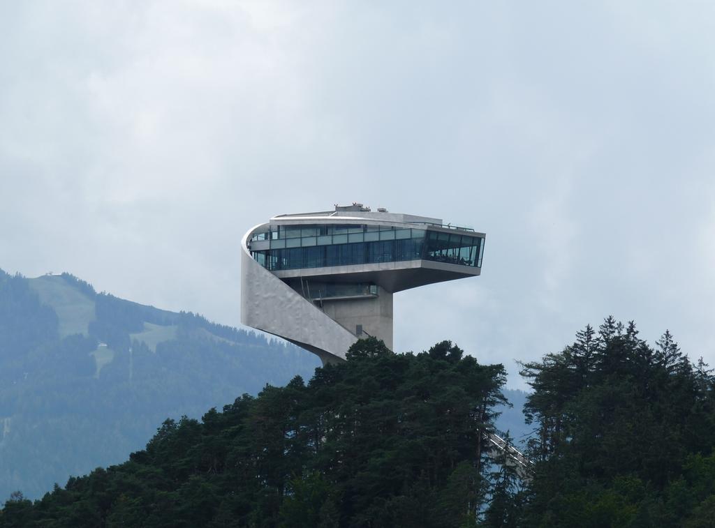 Riedz Innsbruck- Zentrales Apartmenthaus Mit Gruener Oase