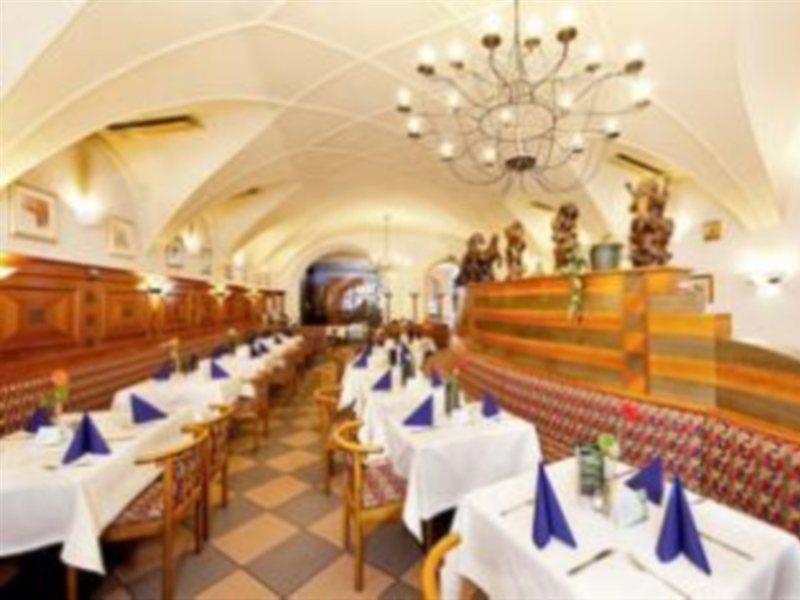 Breinoessl Hotel