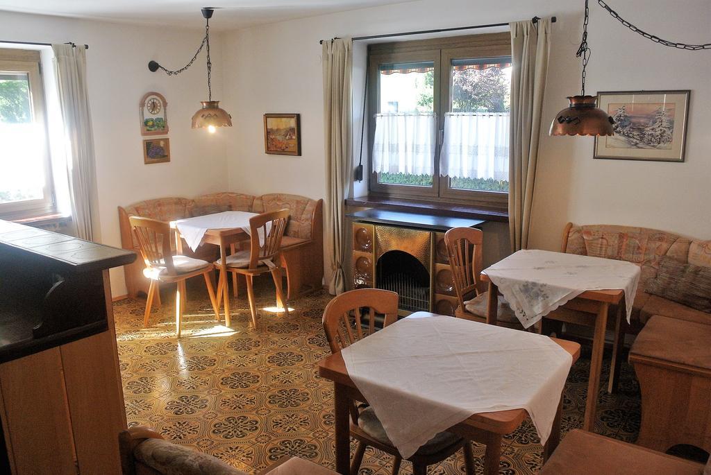 Haus Stratton Apartment