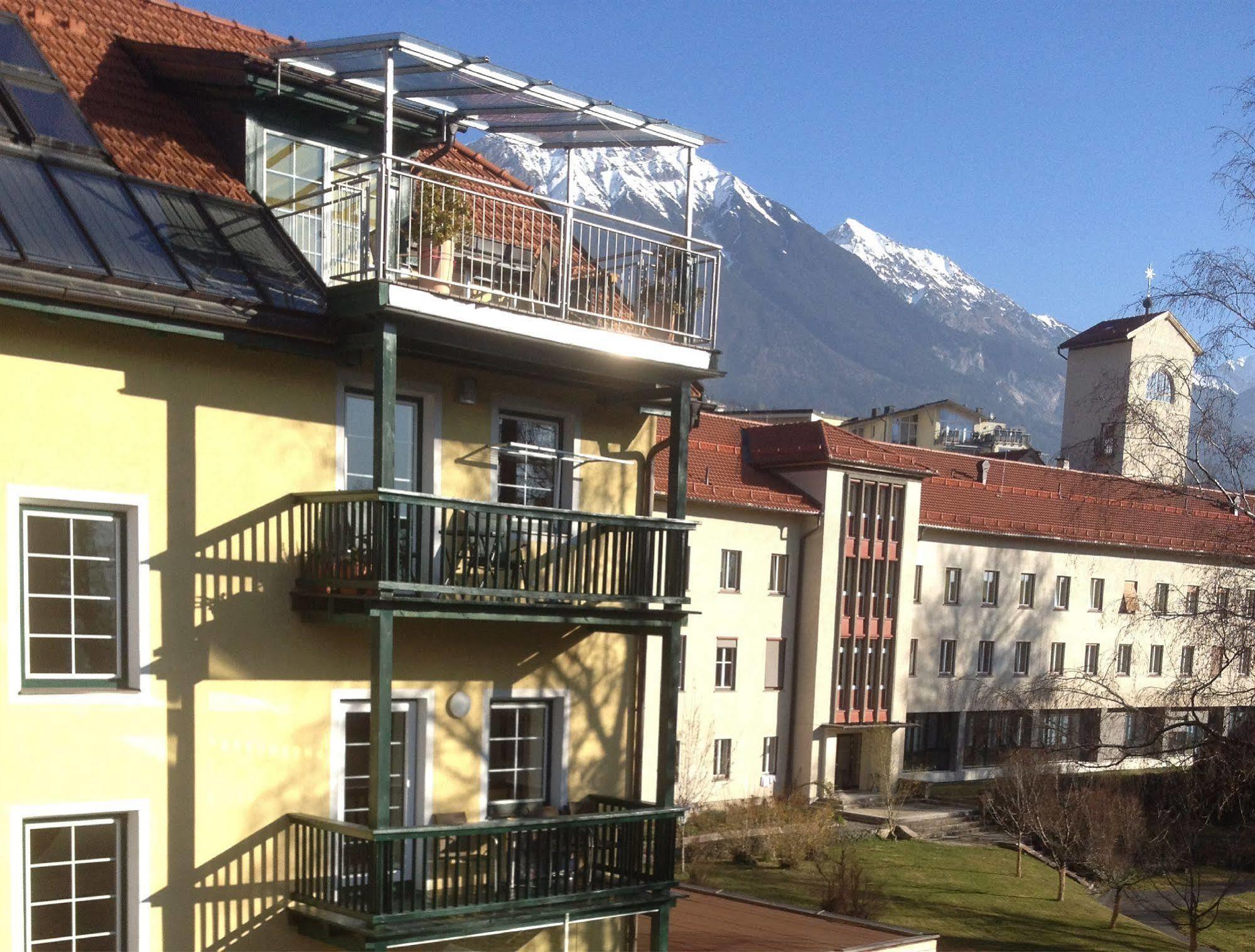 Riedz Innsbruck- Zentrales Apartmenthaus Mit Gruener Oase