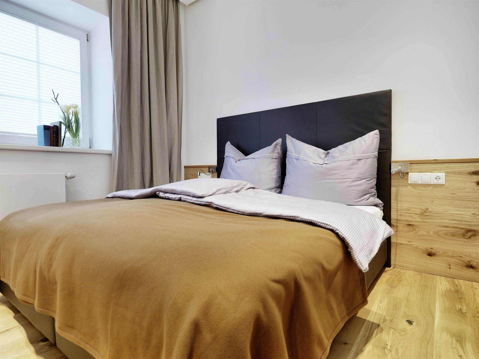 Riedz Innsbruck- Zentrales Apartmenthaus Mit Gruener Oase * Innsbruck