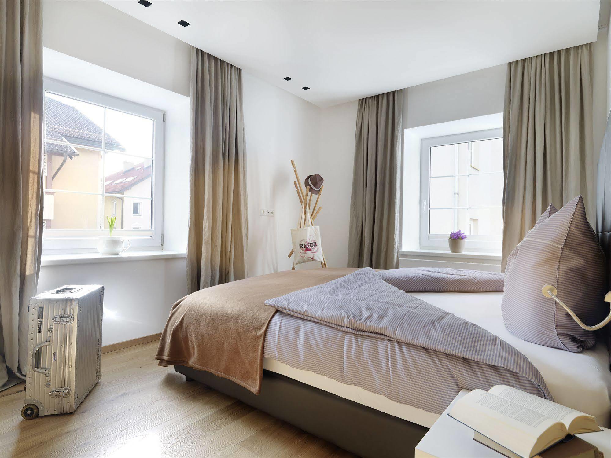 Riedz Innsbruck- Zentrales Apartmenthaus Mit Gruener Oase *