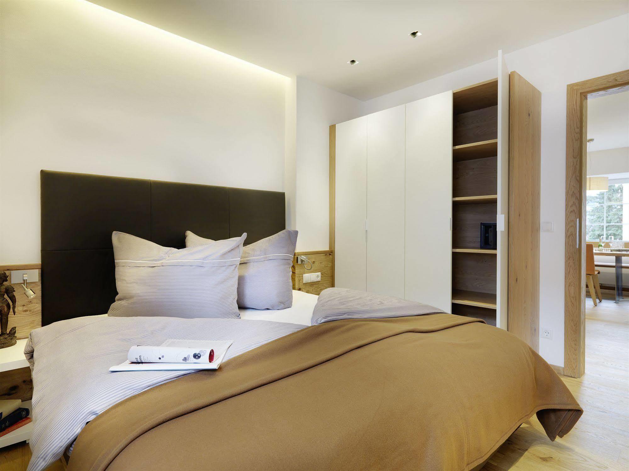 Riedz Innsbruck- Zentrales Apartmenthaus Mit Gruener Oase