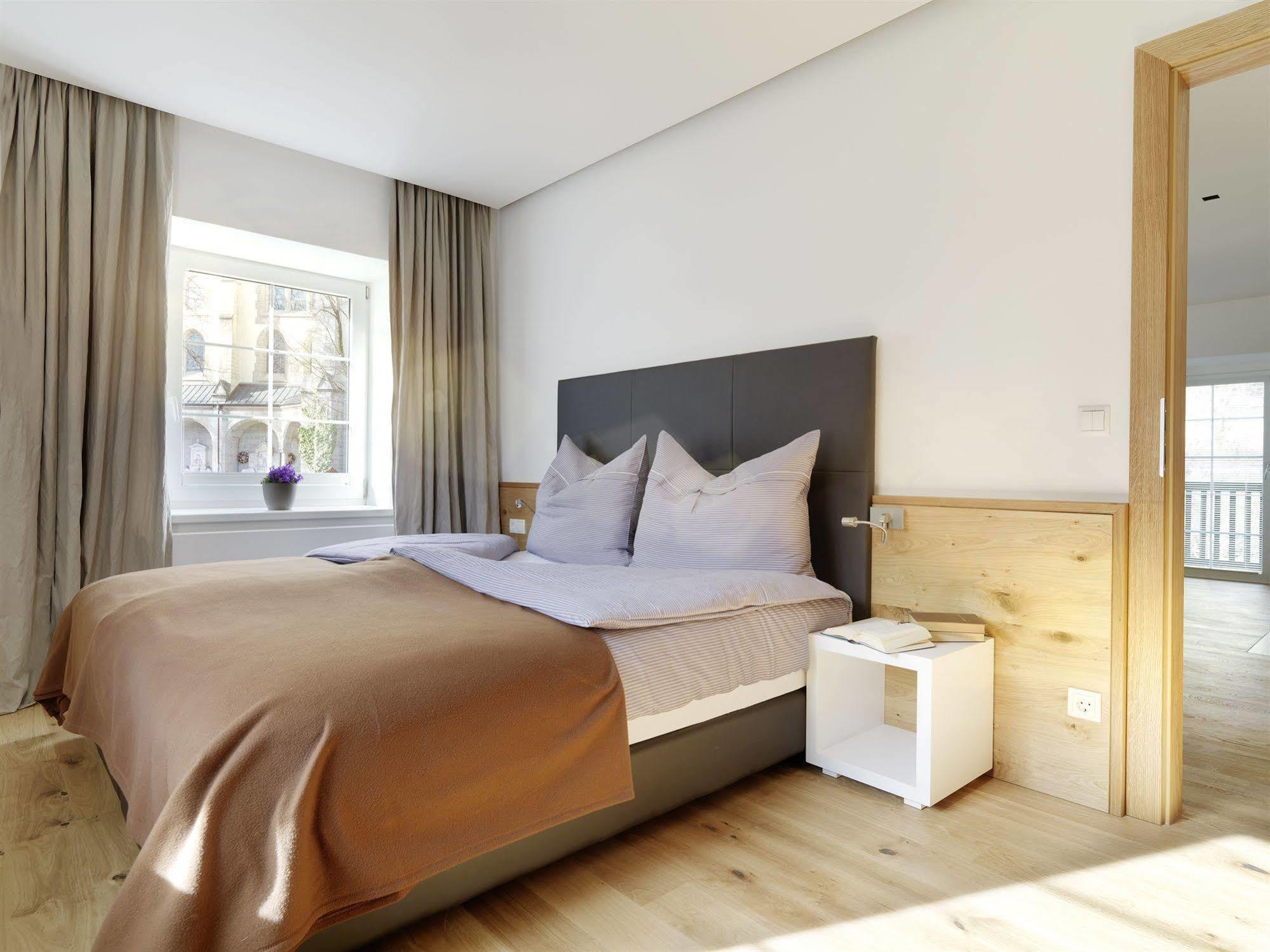 Riedz Innsbruck- Zentrales Apartmenthaus Mit Gruener Oase