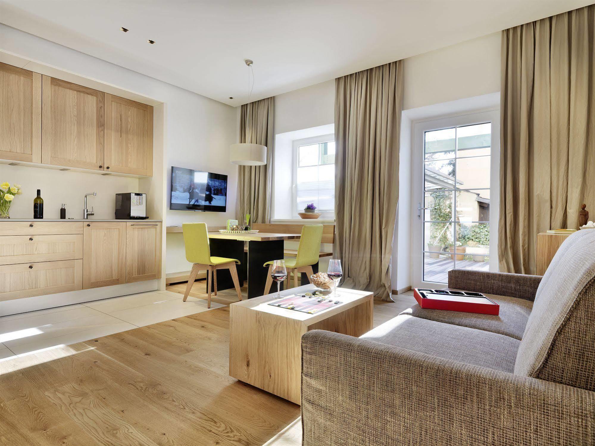 Riedz Innsbruck- Zentrales Apartmenthaus Mit Gruener Oase