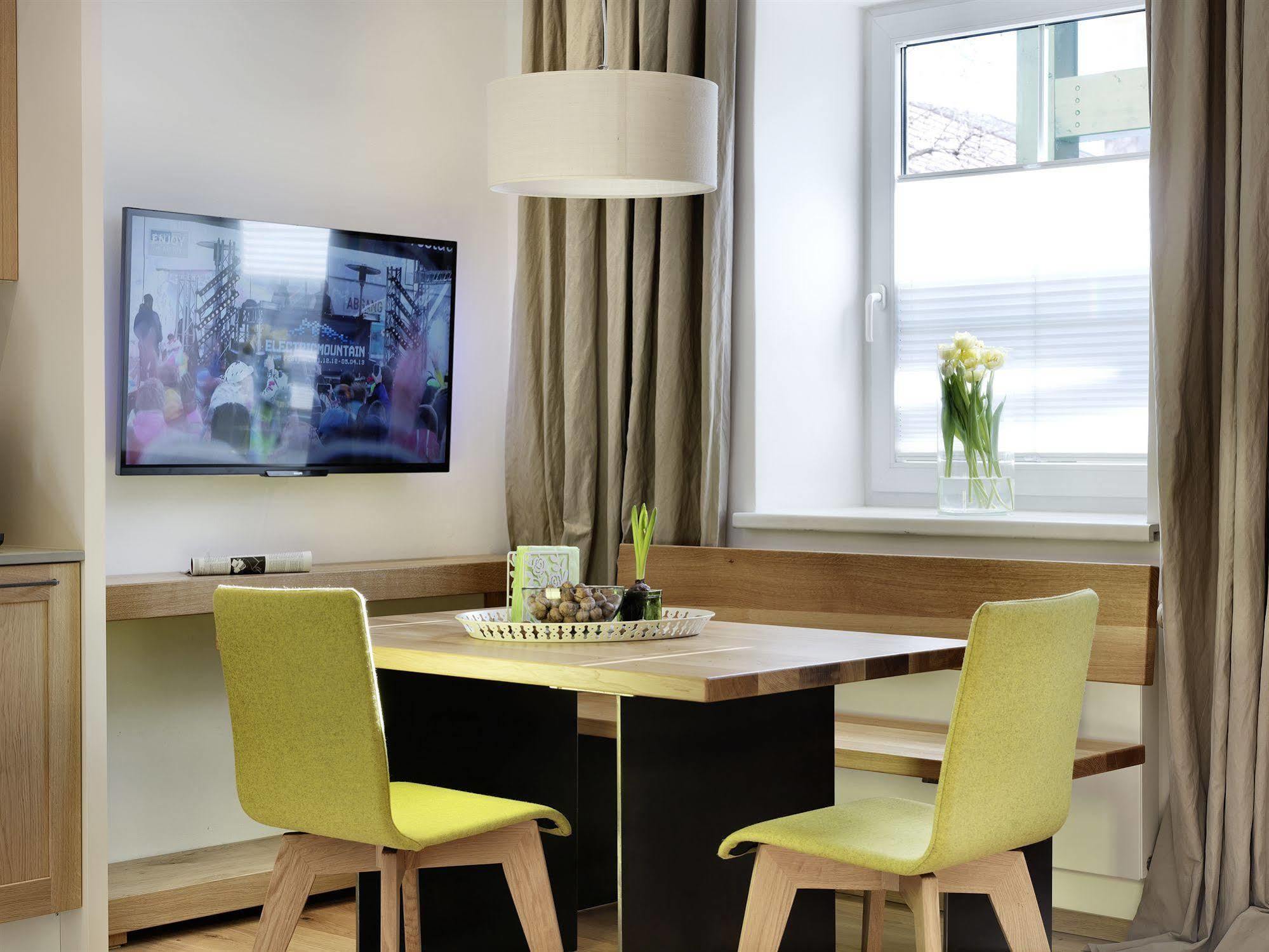 Riedz Innsbruck- Zentrales Apartmenthaus Mit Gruener Oase * Innsbruck