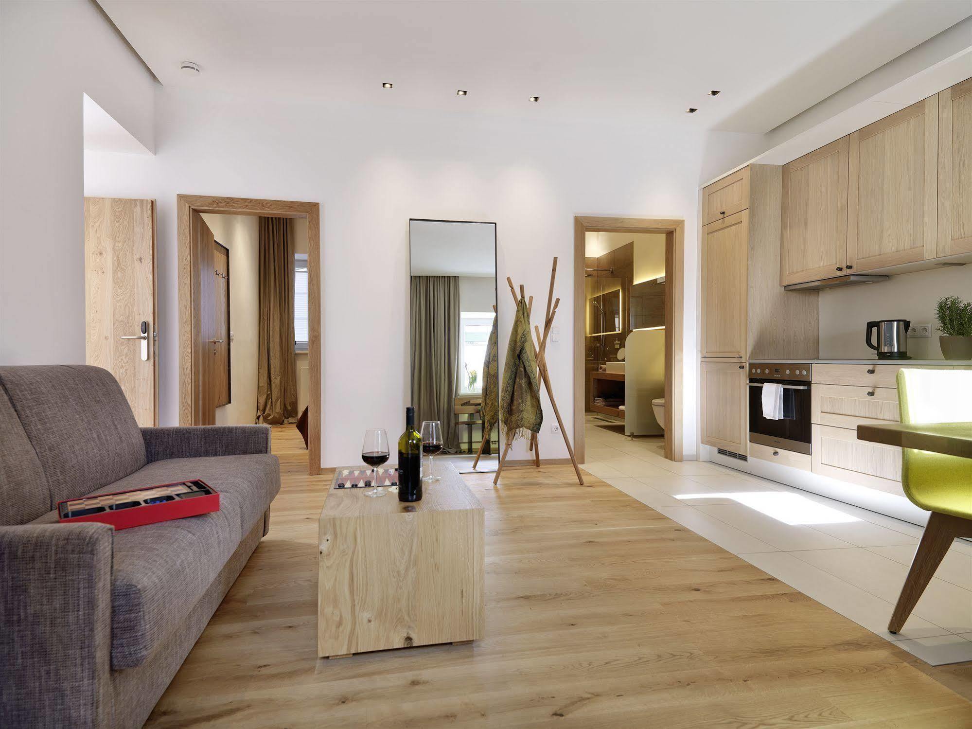 Riedz Innsbruck- Zentrales Apartmenthaus Mit Gruener Oase *