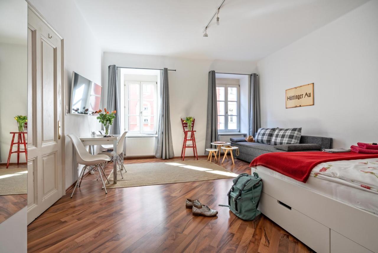 S14 - Rooms & Apartments