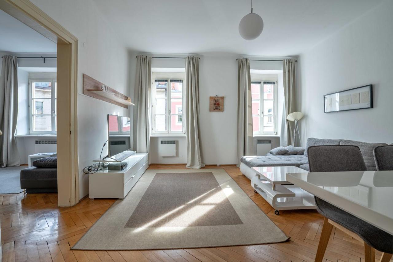 S14 - Rooms & Apartments Apartment *