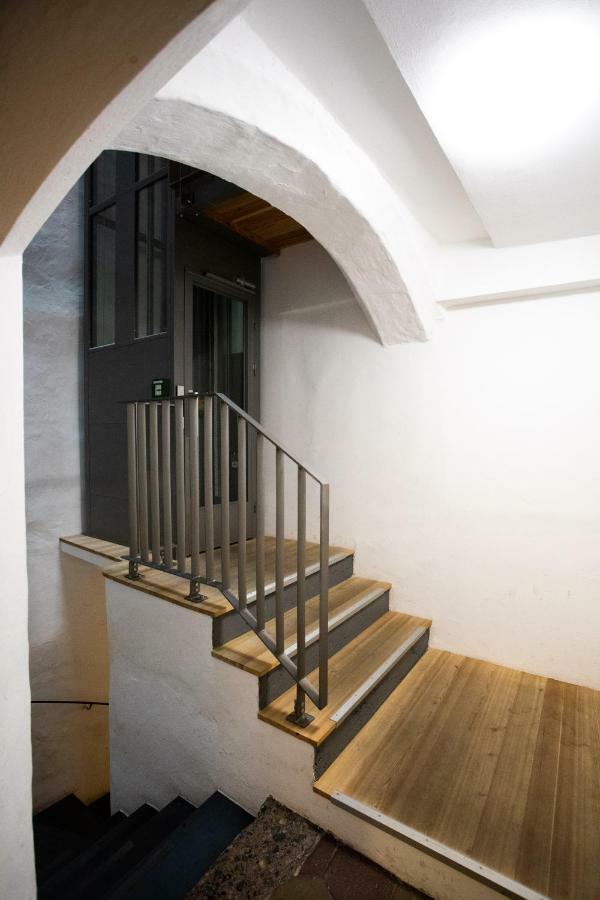 Golden Roof Apartment