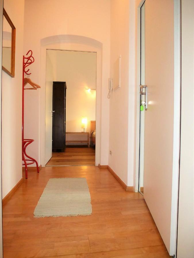 Lovely, With Balcony Apartment *