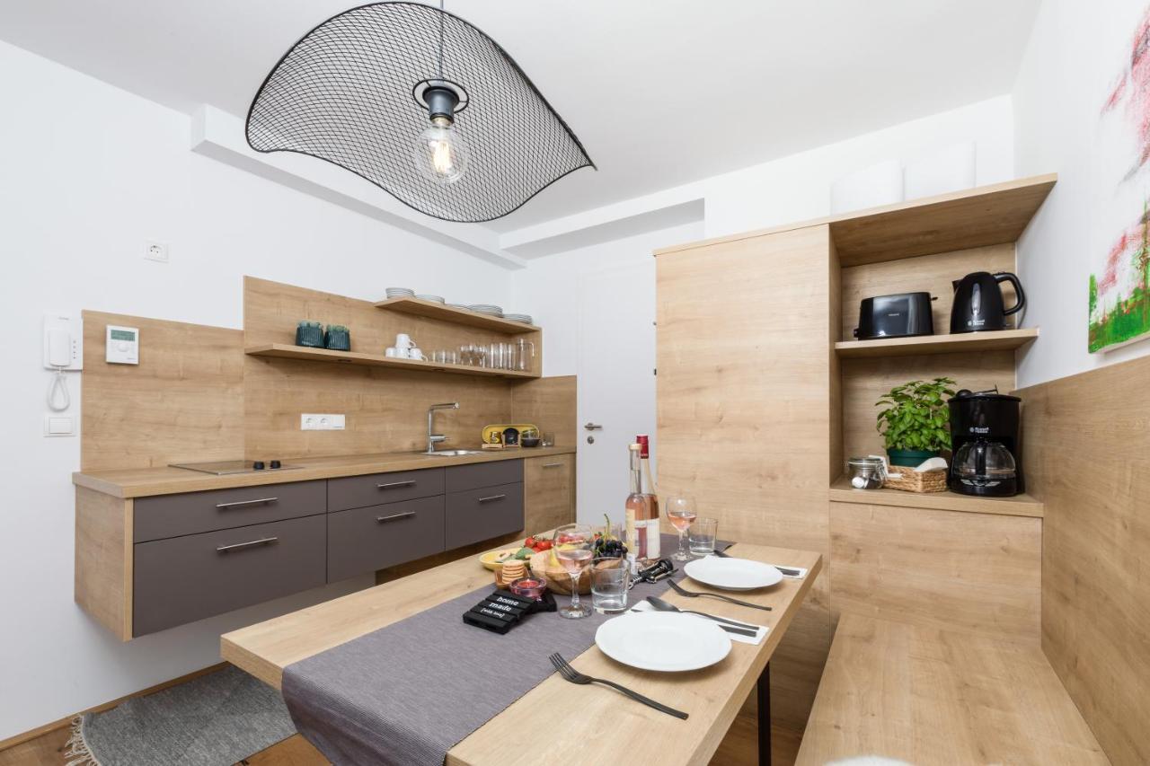 Macho Apartment