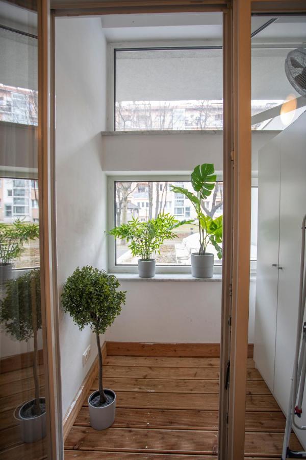 Deluxe City Center Studio Apartment *