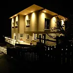 Cozy Mountain View Apartment With Terrace And Garden