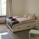 S14 Rooms & Apartments