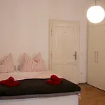 S14 Rooms & Apartments