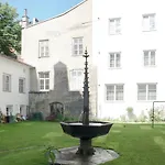 Daxburg Apartments