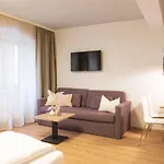 Daxburg Apartments
