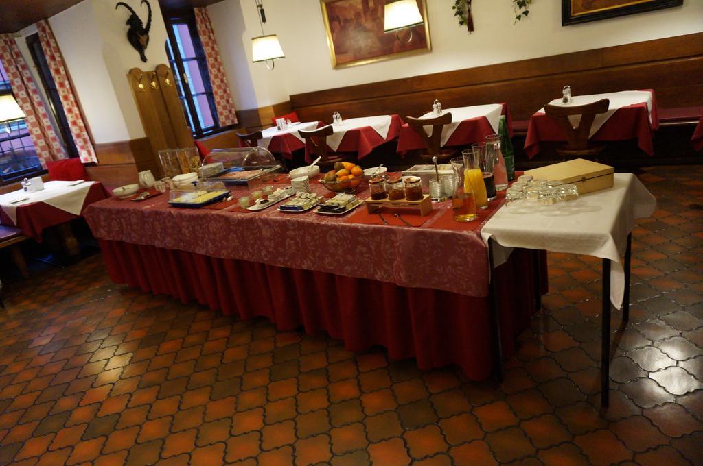 Happ Hotel