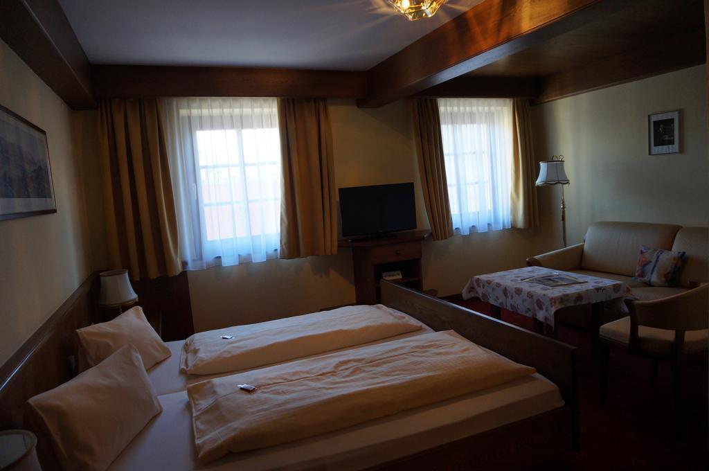 Happ Hotel 3*