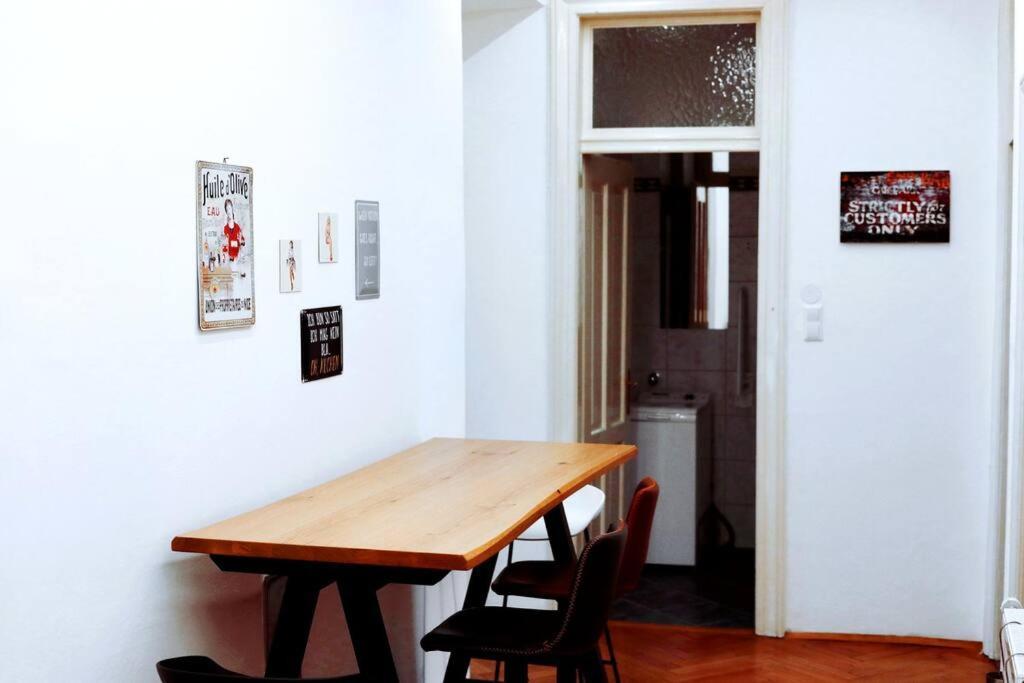 Grosses, Helles Vintage Mit Parkplatz Apartment *