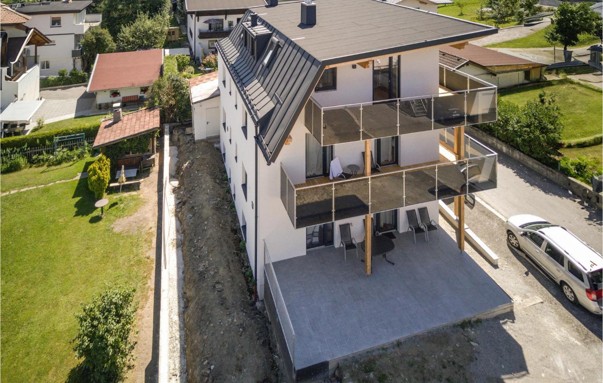Hochwertige *