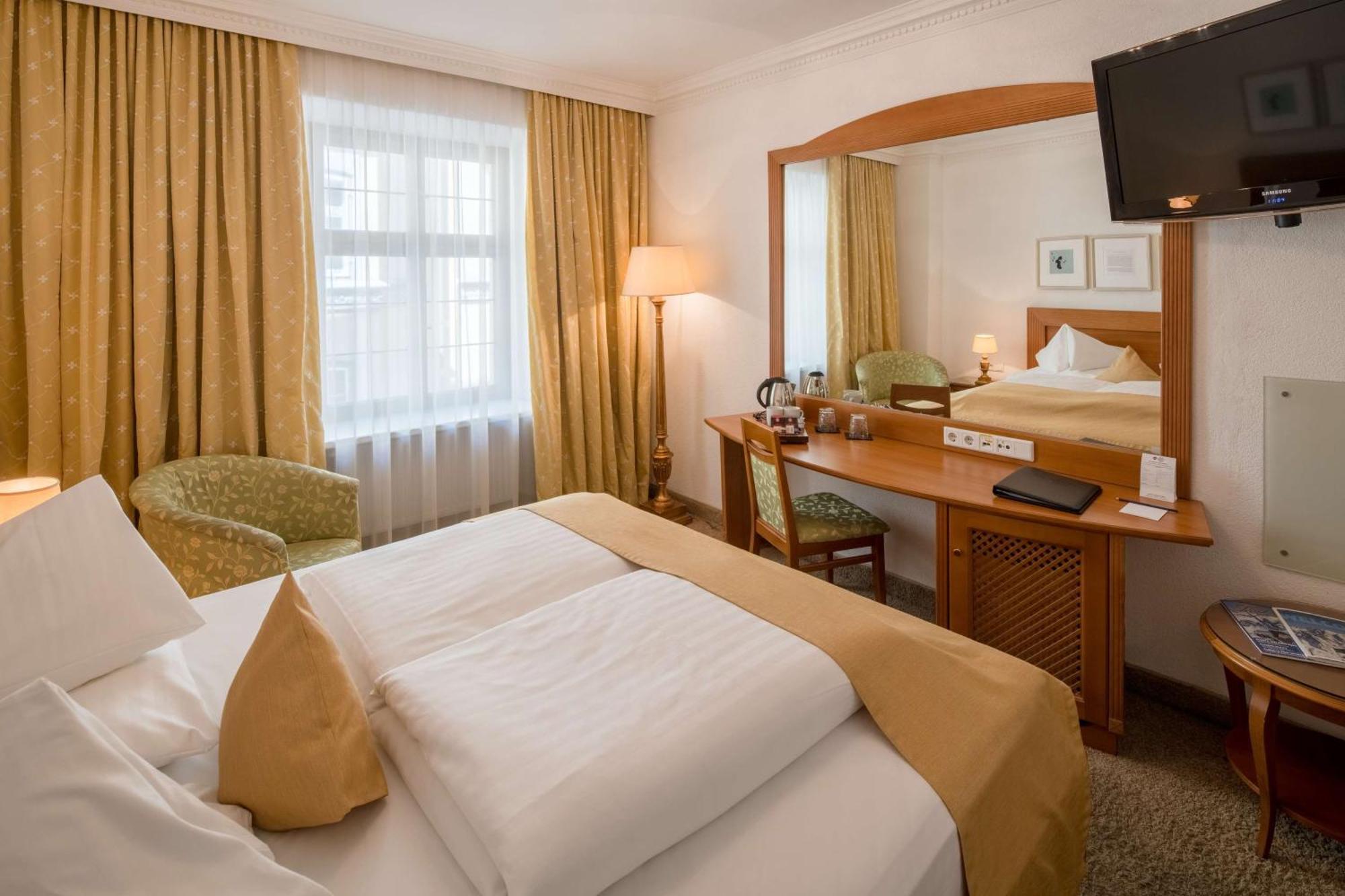 Hotel Goldener Adler, Bw Signature Collection 4*