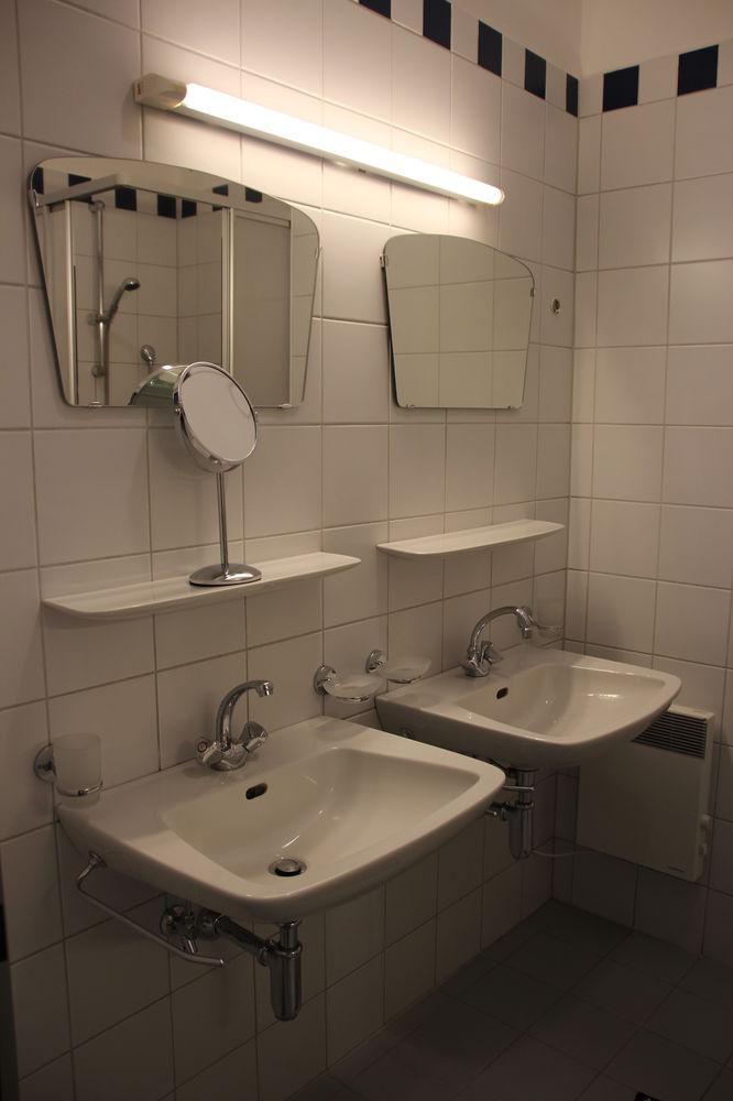Hotel S14 & *
