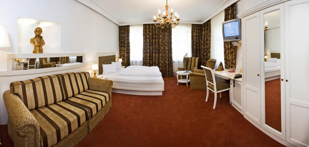 Hotel Goldener Adler, Bw Signature Collection 4*